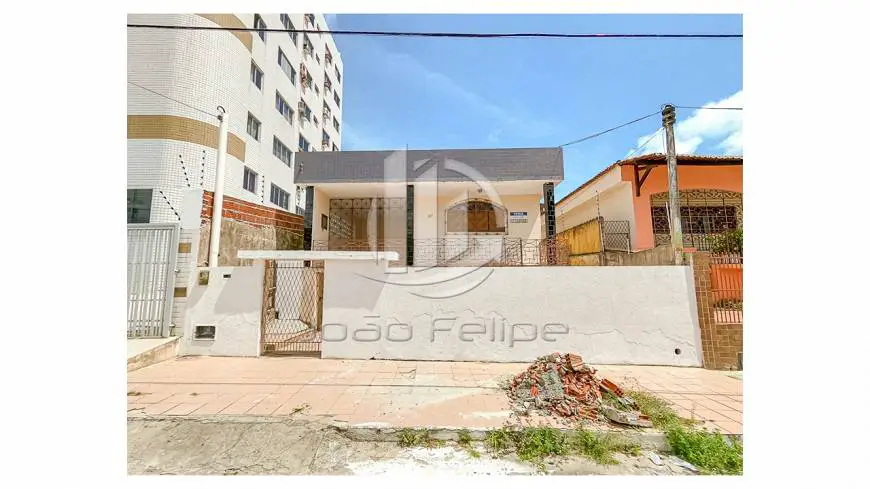Foto 1 de Casa com 4 Quartos à venda, 239m² em Barro Vermelho, Natal