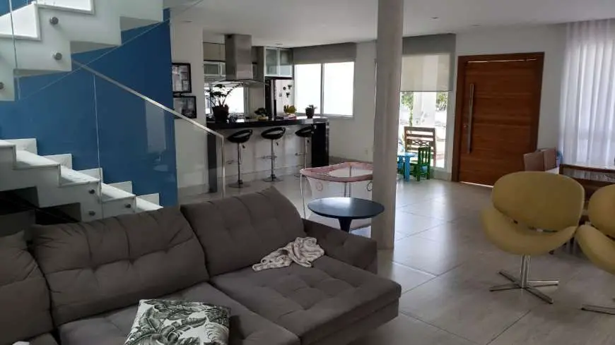 Foto 3 de Casa com 4 Quartos à venda, 206m² em Estoril, Belo Horizonte