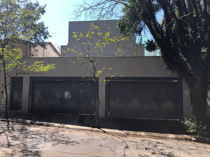Foto 2 de Casa com 5 Quartos para alugar, 490m² em Sumaré, São Paulo
