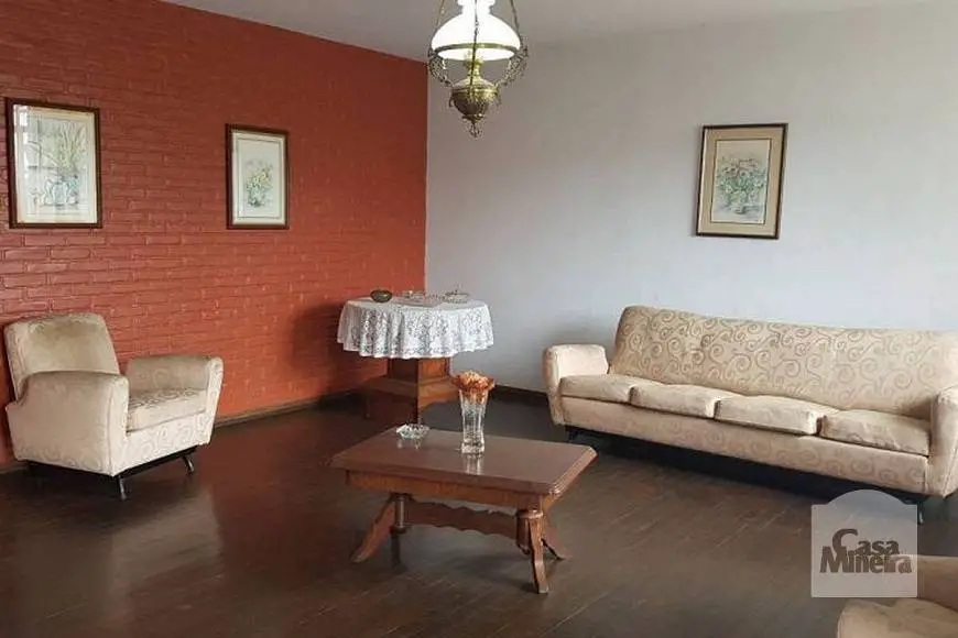 Foto 1 de Casa com 6 Quartos à venda, 375m² em São Lucas, Belo Horizonte