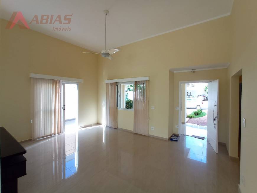 Foto 3 de Casa de Condomínio com 3 Quartos para alugar, 214m² em Parque Faber Castell I, São Carlos