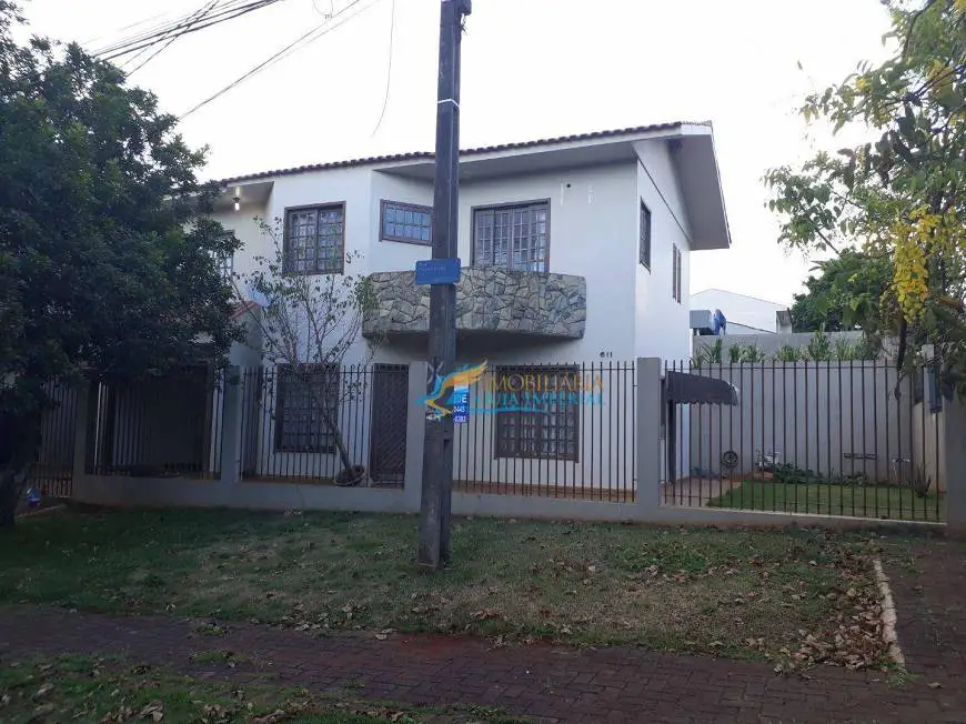 Foto 1 de Sobrado com 4 Quartos à venda, 190m² em Vila Tolentino, Cascavel