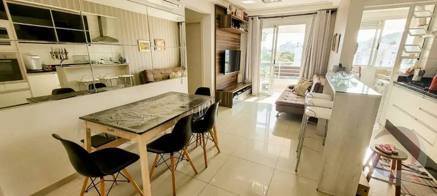 Foto 1 de Apartamento com 2 Quartos à venda, 65m² em Abraão, Florianópolis