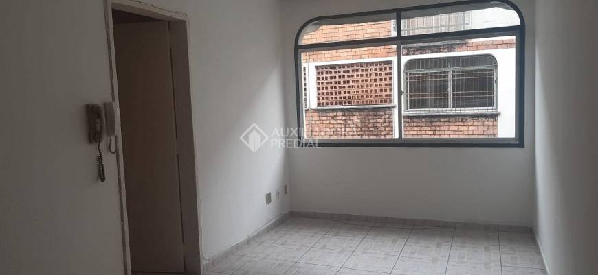 Foto 3 de Apartamento com 2 Quartos para alugar, 60m² em Azenha, Porto Alegre