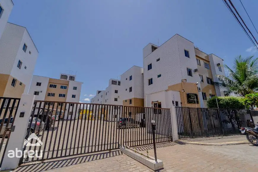Foto 2 de Apartamento com 2 Quartos para alugar, 50m² em Planalto, Natal