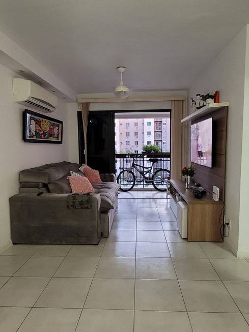 Foto 1 de Apartamento com 2 Quartos à venda, 58m² em Taquara, Rio de Janeiro