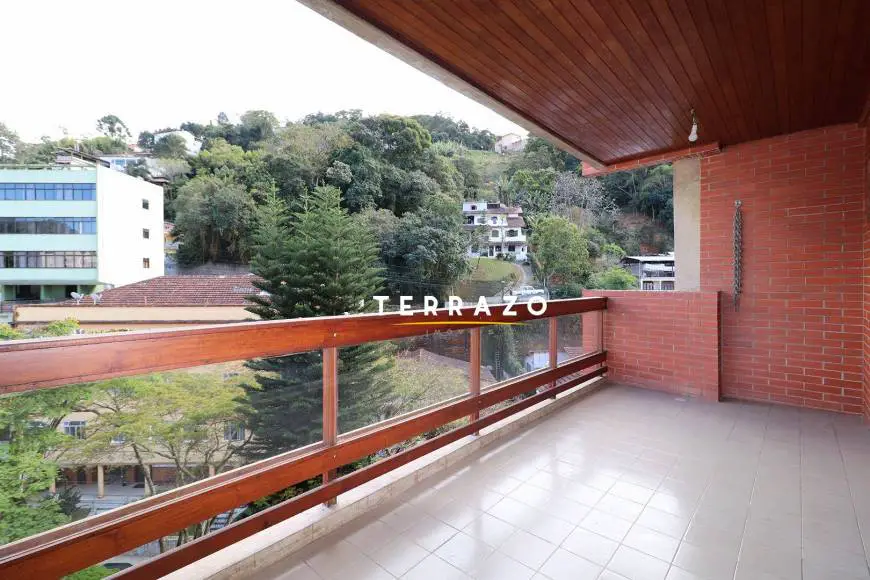 Foto 1 de Apartamento com 3 Quartos à venda, 120m² em Agriões, Teresópolis