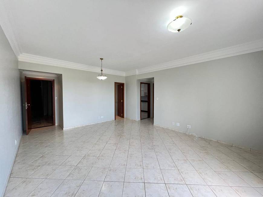 Foto 3 de Apartamento com 3 Quartos para alugar, 130m² em Alvorada, Cuiabá