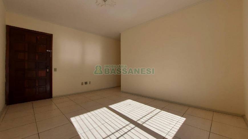 Foto 3 de Apartamento com 3 Quartos para alugar, 90m² em São Pelegrino, Caxias do Sul