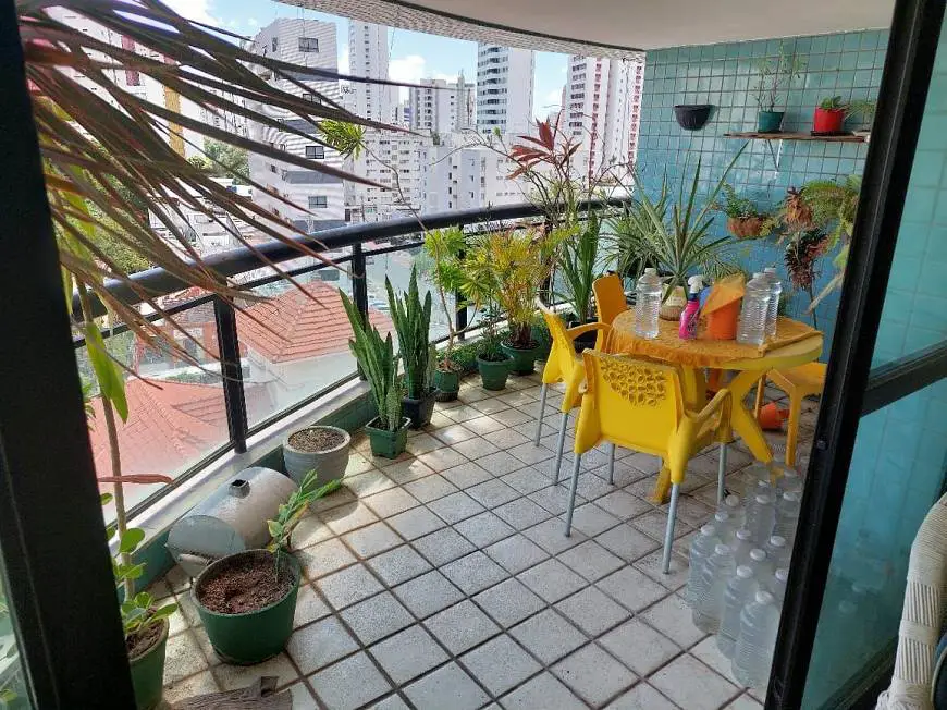 Foto 1 de Apartamento com 4 Quartos à venda, 218m² em Espinheiro, Recife
