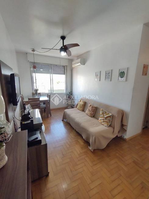 Foto 3 de Apartamento com 4 Quartos à venda, 77m² em Petrópolis, Porto Alegre