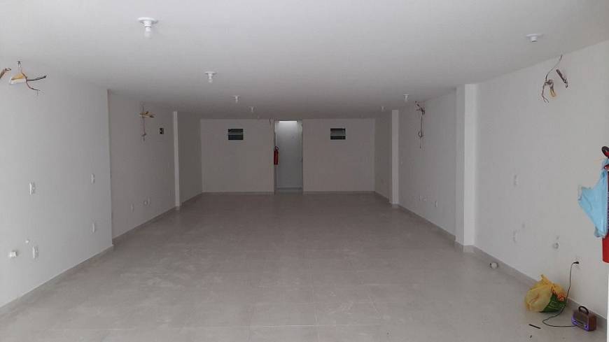 Foto 1 de Casa com 10 Quartos para alugar, 135m² em Pituba, Salvador
