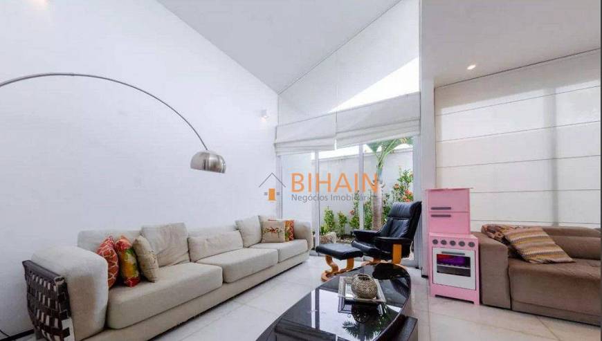 Foto 2 de Casa com 2 Quartos para alugar, 220m² em Belvedere, Belo Horizonte