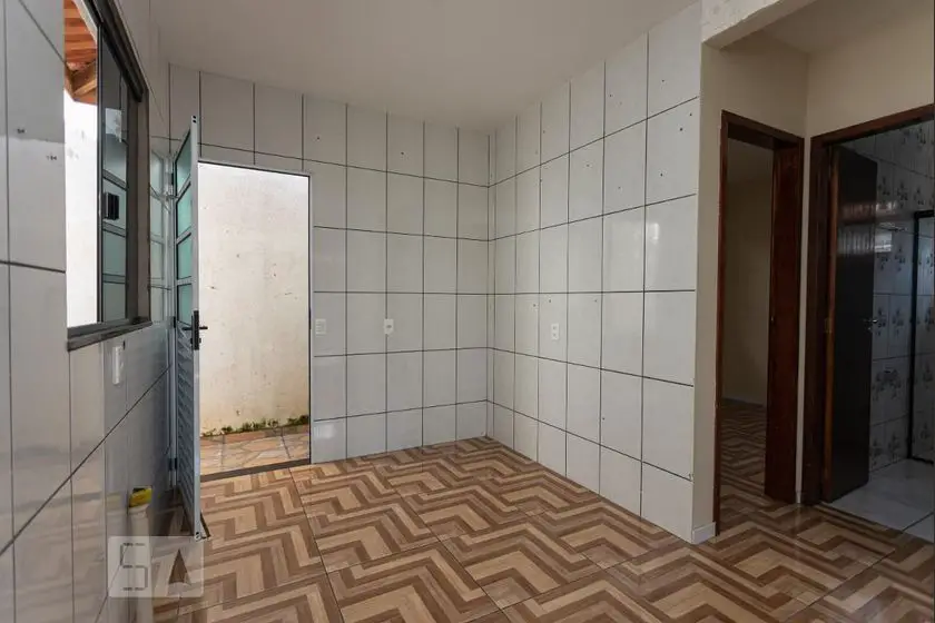 Foto 3 de Casa com 2 Quartos para alugar, 60m² em Capão da Imbuia, Curitiba