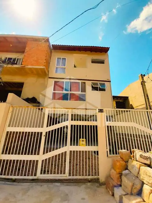 Foto 1 de Casa com 2 Quartos para alugar, 120m² em Mário Quintana, Porto Alegre