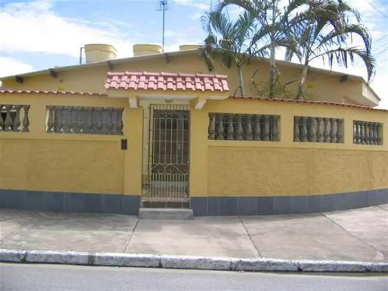 Foto 1 de Casa com 2 Quartos à venda, 147m² em Tude Bastos, Praia Grande