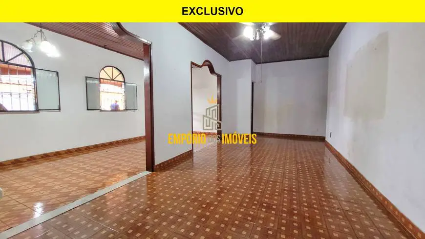 Foto 1 de Casa com 5 Quartos à venda, 211m² em Flores, Manaus