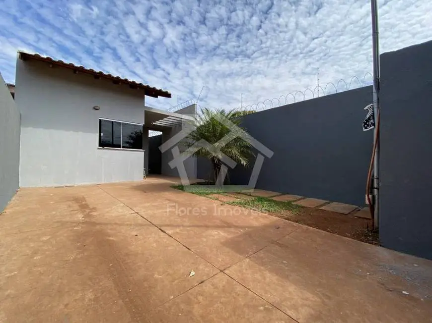 Foto 1 de Casa com 3 Quartos à venda, 80m² em Jardim Itamaracá, Campo Grande