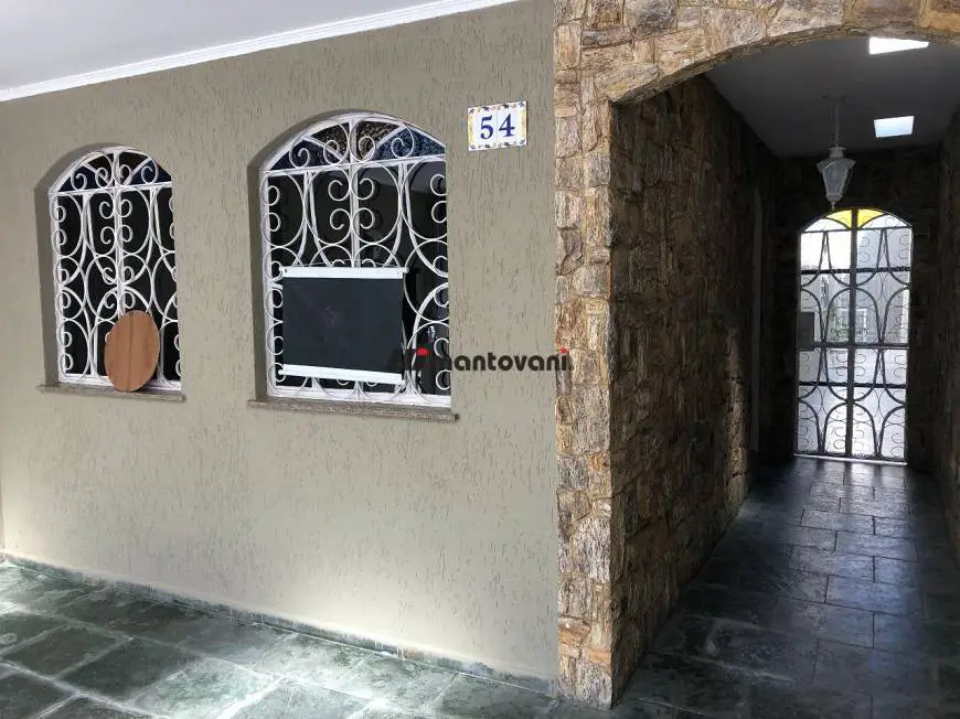 Foto 2 de Casa com 3 Quartos para alugar, 136m² em Jardim Piqueroby, São Paulo