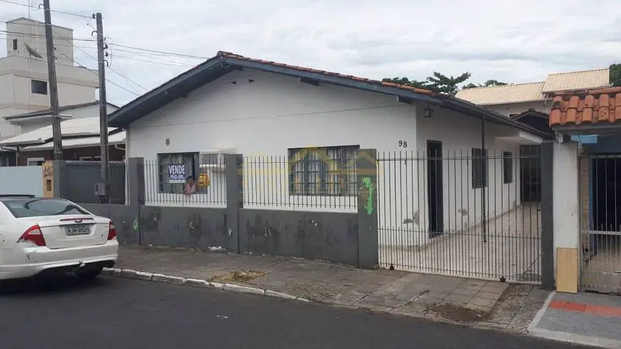 Foto 1 de Casa com 3 Quartos à venda, 180m² em Vila Real, Balneário Camboriú
