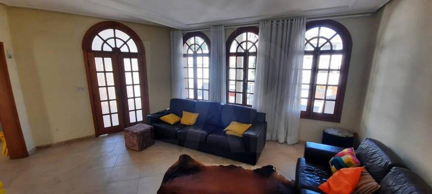 Foto 4 de Casa com 4 Quartos para alugar, 390m² em Castelo, Belo Horizonte