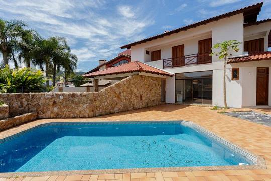 Foto 1 de Casa com 4 Quartos à venda, 304m² em Córrego Grande, Florianópolis