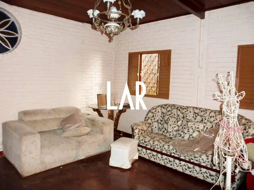Foto 1 de Casa com 4 Quartos à venda, 587m² em Grajaú, Belo Horizonte