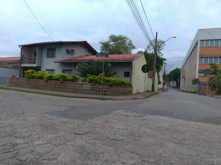 Foto 1 de Casa com 8 Quartos à venda, 436m² em Vila Lenzi, Jaraguá do Sul