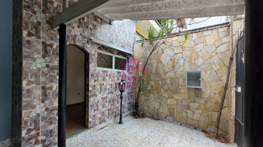 Foto 1 de Sobrado com 2 Quartos para alugar, 200m² em Jardim Maria Augusta, Taubaté