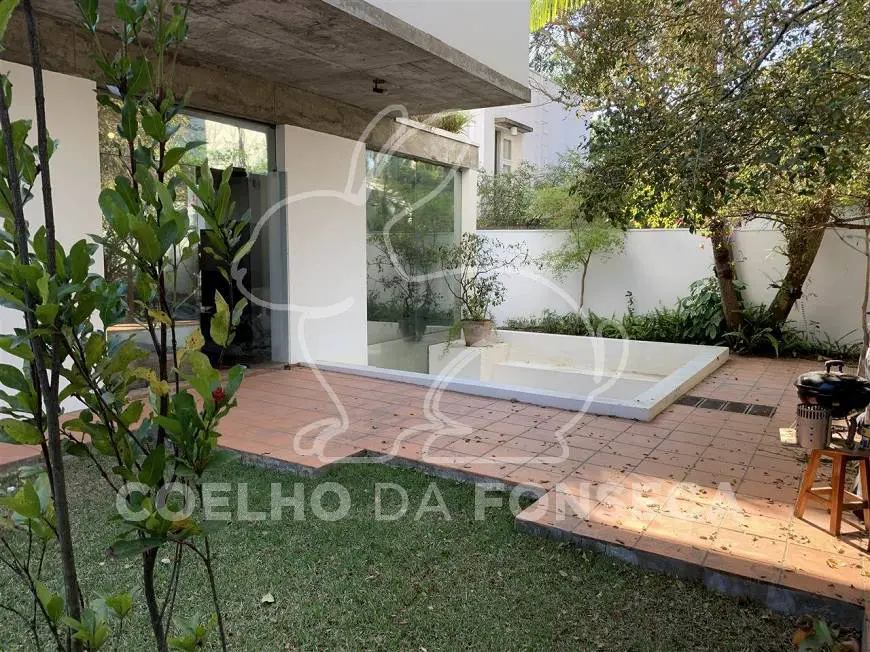 Foto 1 de Sobrado com 4 Quartos para alugar, 432m² em Alto de Pinheiros, São Paulo