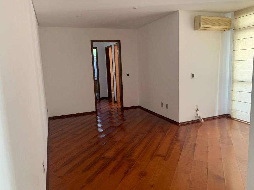 Foto 2 de Apartamento com 1 Quarto à venda, 74m² em América, Joinville