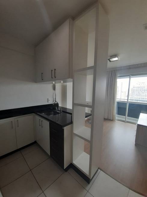 Foto 4 de Apartamento com 1 Quarto para alugar, 33m² em Centro, Curitiba