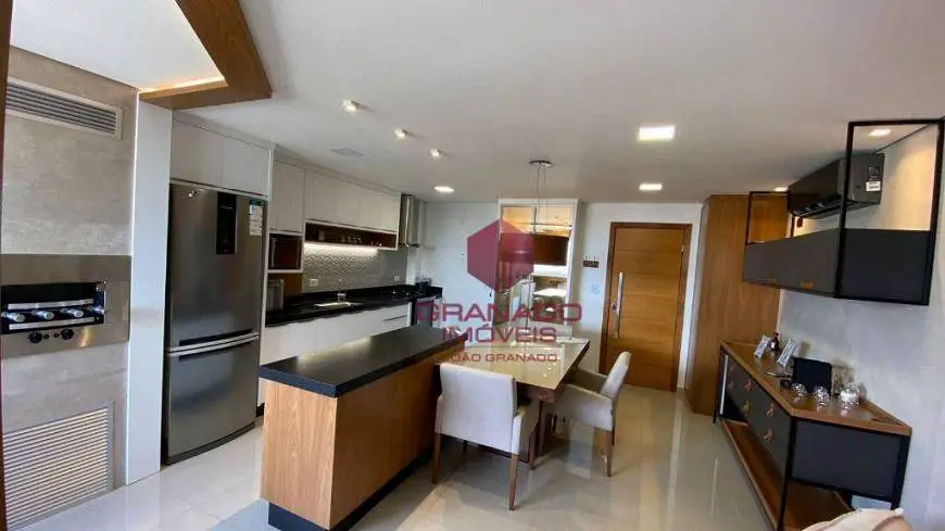Foto 5 de Apartamento com 2 Quartos à venda, 74m² em Centro, Maringá