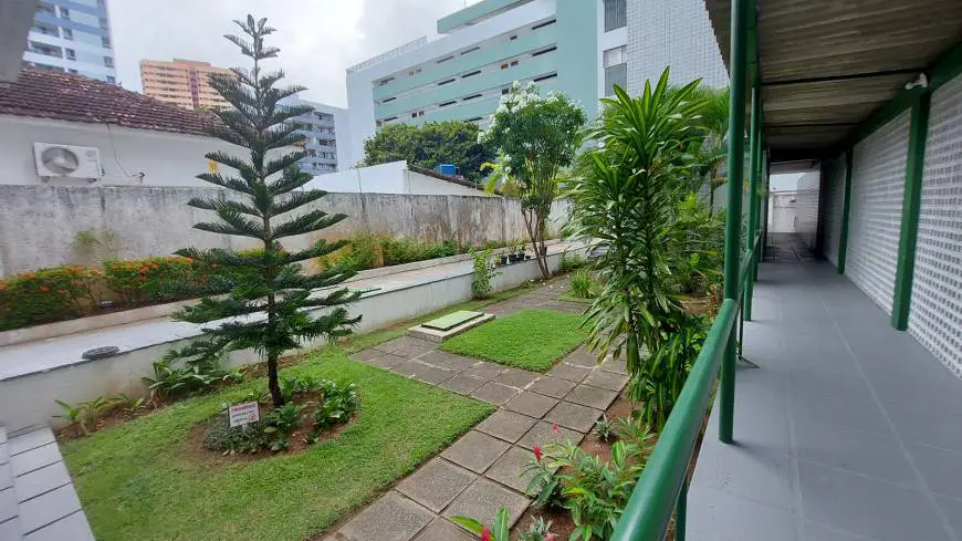 Foto 1 de Apartamento com 3 Quartos para alugar, 106m² em Aflitos, Recife