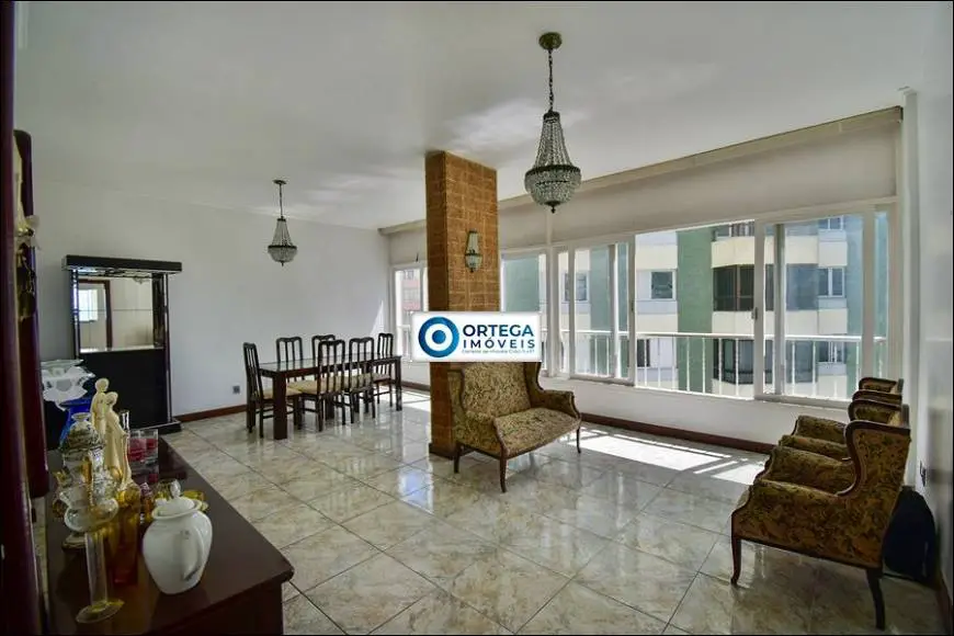 Foto 1 de Apartamento com 4 Quartos à venda, 220m² em Campo Grande, Salvador