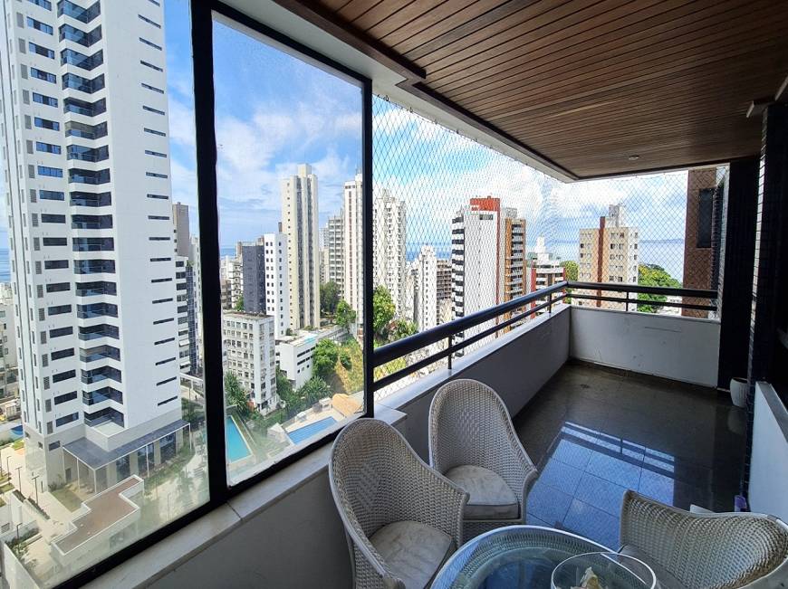 Foto 1 de Apartamento com 4 Quartos para alugar, 155m² em Graça, Salvador