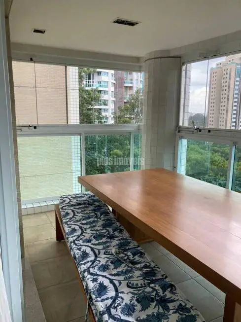 Foto 2 de Apartamento com 4 Quartos para alugar, 207m² em Panamby, São Paulo