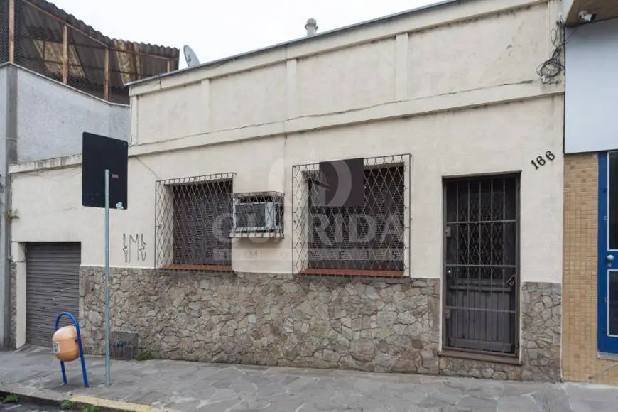 Foto 1 de Casa com 2 Quartos à venda, 100m² em Centro, Porto Alegre