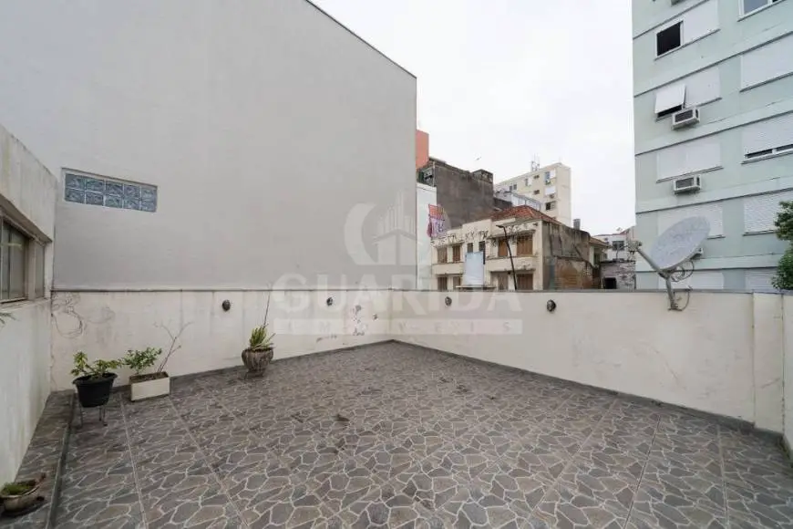 Foto 2 de Casa com 2 Quartos à venda, 100m² em Centro, Porto Alegre