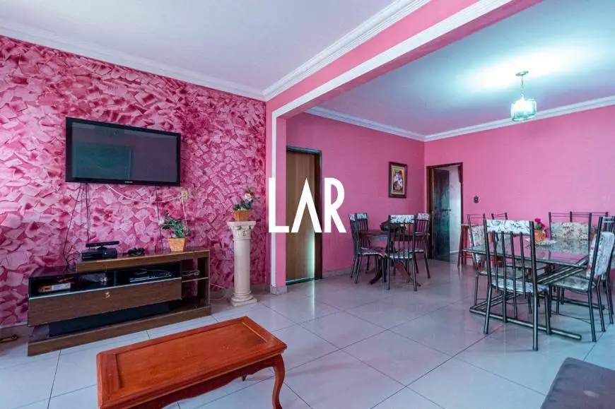 Foto 1 de Casa com 4 Quartos à venda, 378m² em Santo André, Belo Horizonte