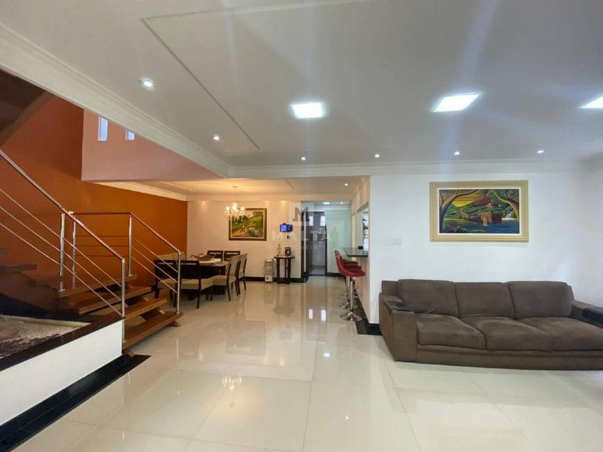 Foto 4 de Casa com 5 Quartos à venda, 259m² em Diamante, Belo Horizonte