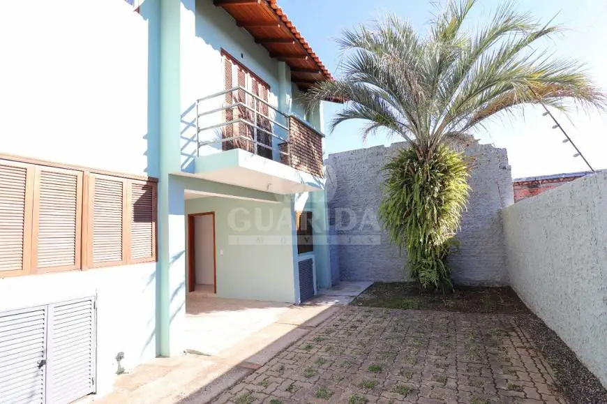 Foto 1 de Casa de Condomínio com 3 Quartos à venda, 121m² em Camaquã, Porto Alegre