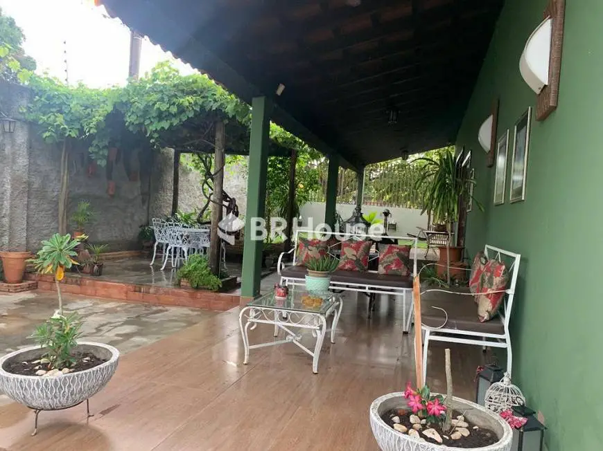 Foto 1 de Sobrado com 4 Quartos à venda, 360m² em Santa Cruz, Cuiabá