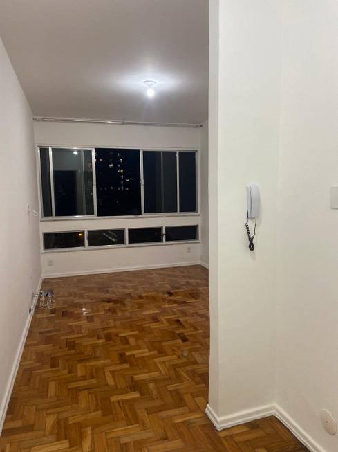 Foto 2 de Apartamento com 2 Quartos para alugar, 70m² em Laranjeiras, Rio de Janeiro