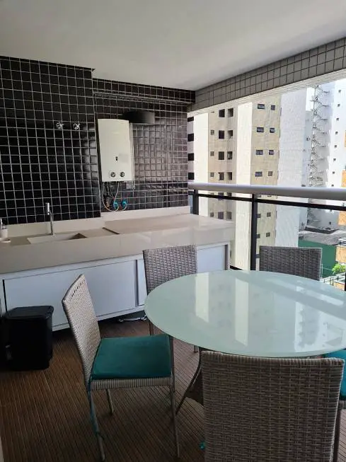 Foto 2 de Apartamento com 2 Quartos para alugar, 66m² em Meireles, Fortaleza