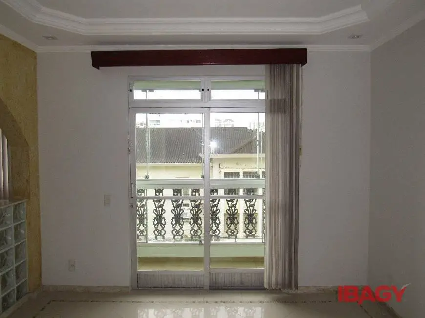 Foto 2 de Apartamento com 3 Quartos para alugar, 99m² em Estreito, Florianópolis