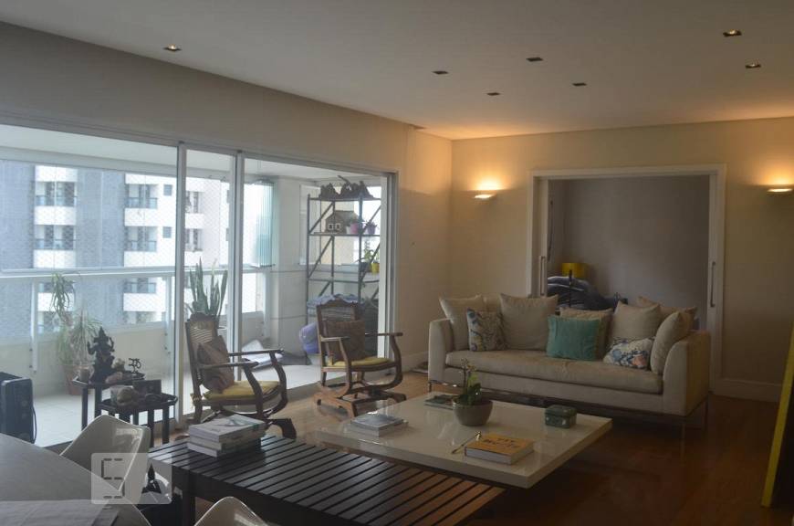 Foto 1 de Apartamento com 3 Quartos para alugar, 211m² em Panamby, São Paulo