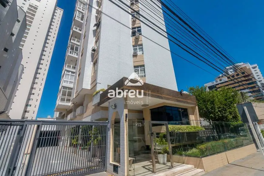 Foto 1 de Apartamento com 3 Quartos para alugar, 130m² em Petrópolis, Natal