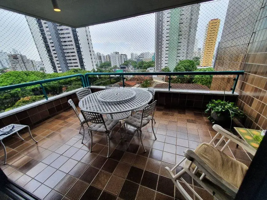 Foto 1 de Apartamento com 4 Quartos para alugar, 260m² em Santana, Recife