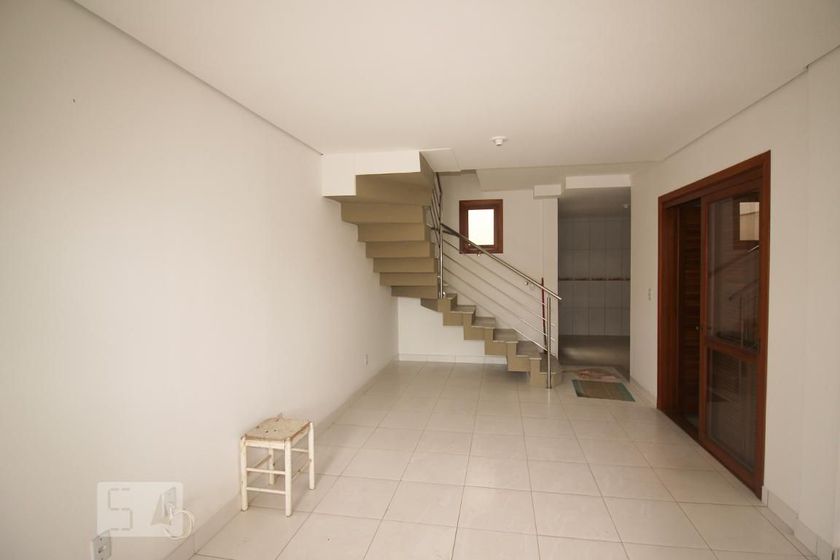 Foto 1 de Casa com 2 Quartos para alugar, 145m² em Jardim Itú Sabará, Porto Alegre